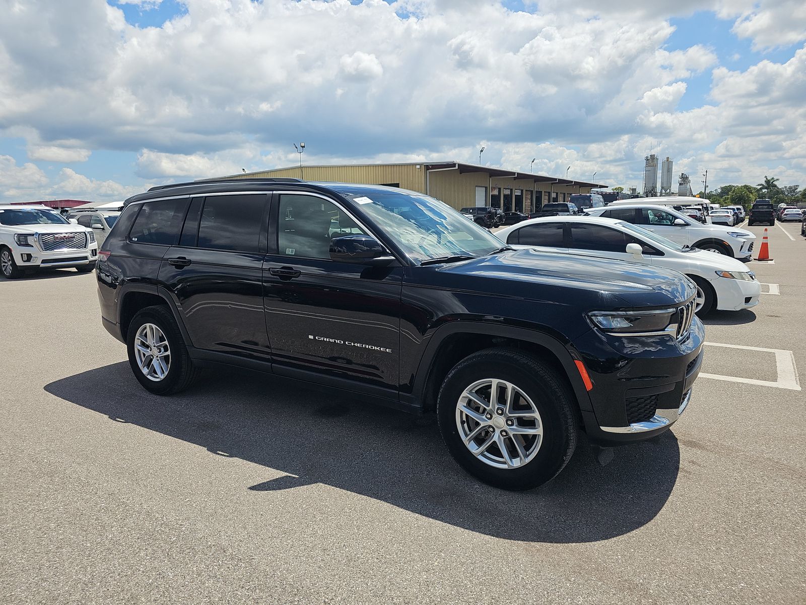 2024 Jeep Grand Cherokee L Laredo RWD