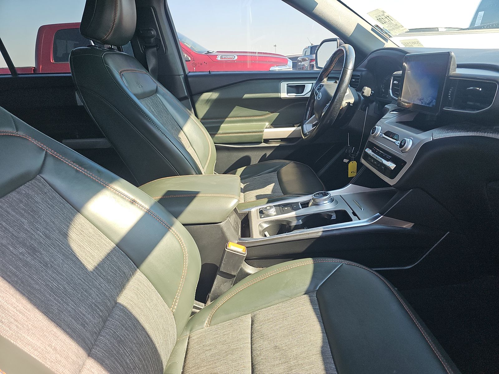 FORD EXPLORER - 9