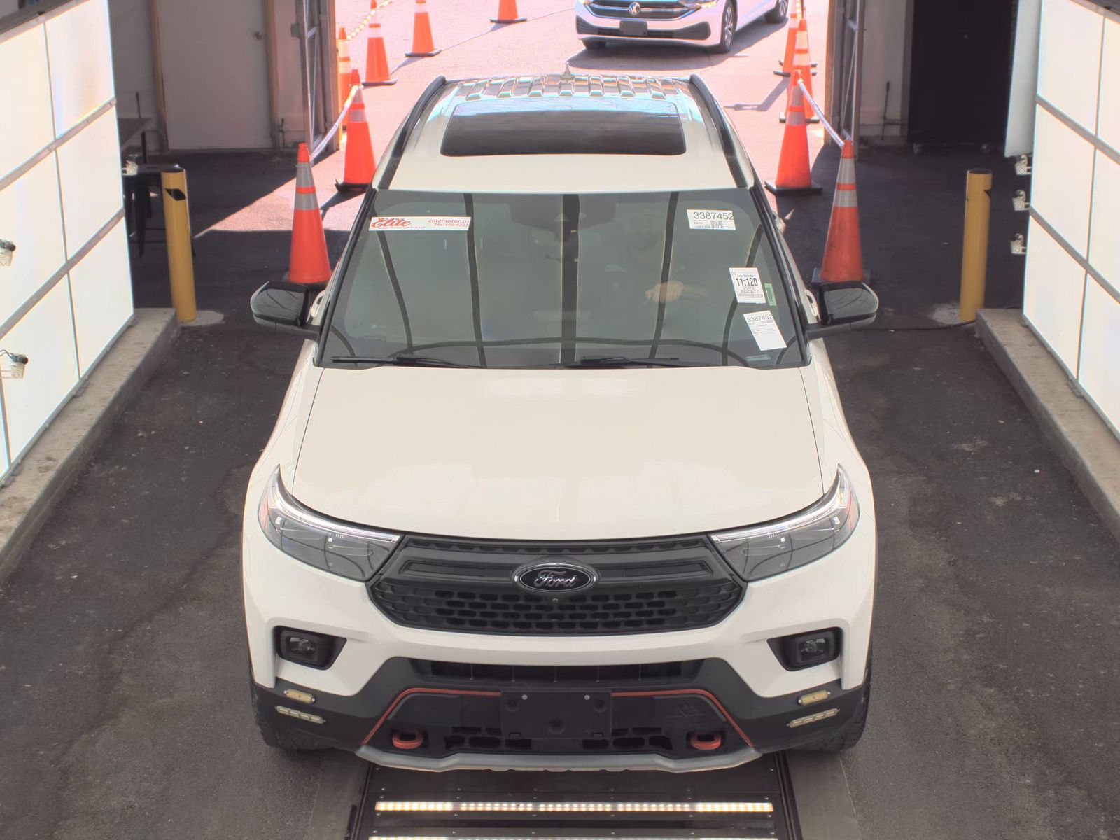 FORD EXPLORER - 3