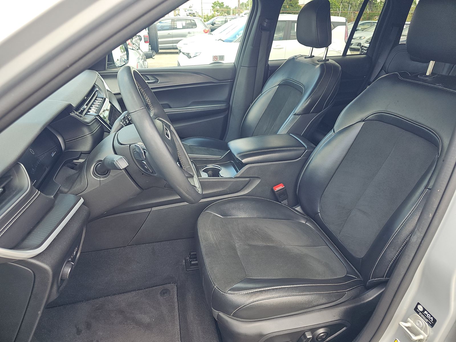 2024 Jeep Grand Cherokee Altitude AWD