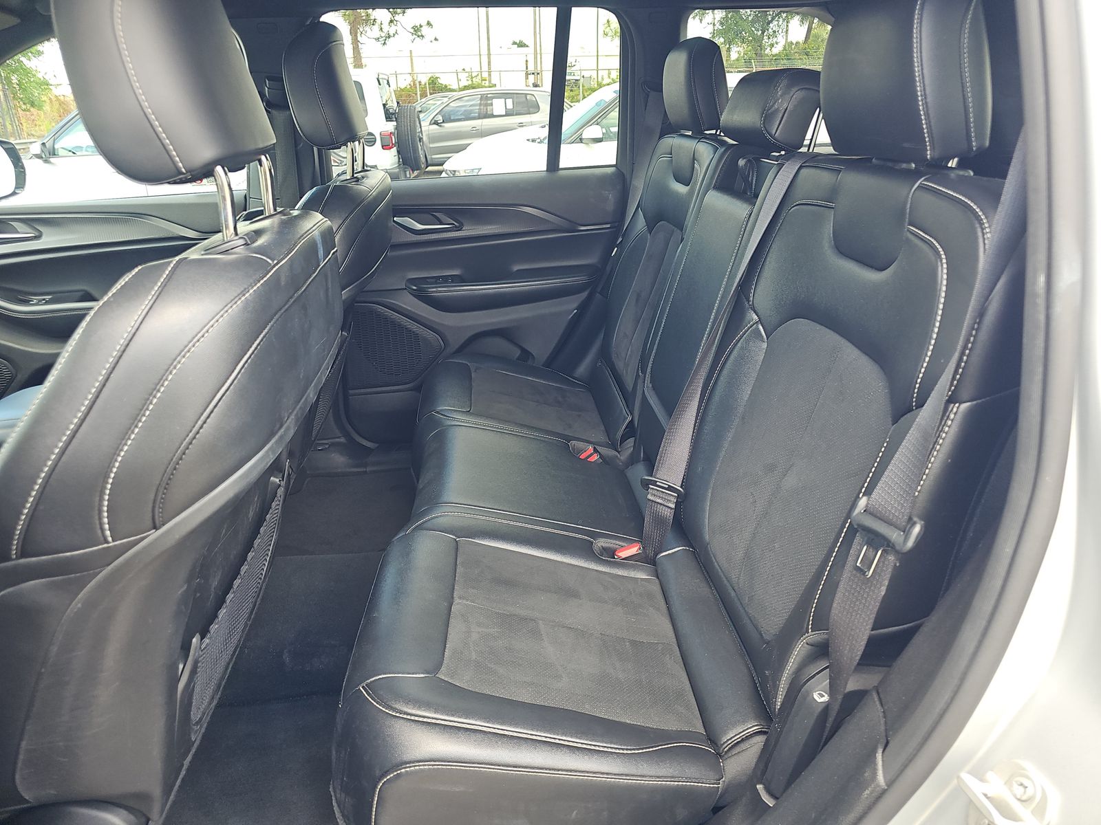 2024 Jeep Grand Cherokee Altitude AWD