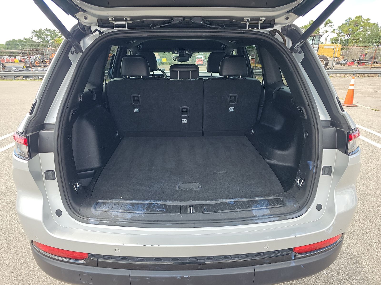 2024 Jeep Grand Cherokee Altitude AWD