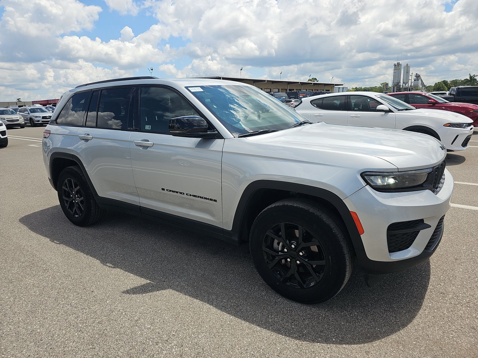 2024 Jeep Grand Cherokee Altitude AWD