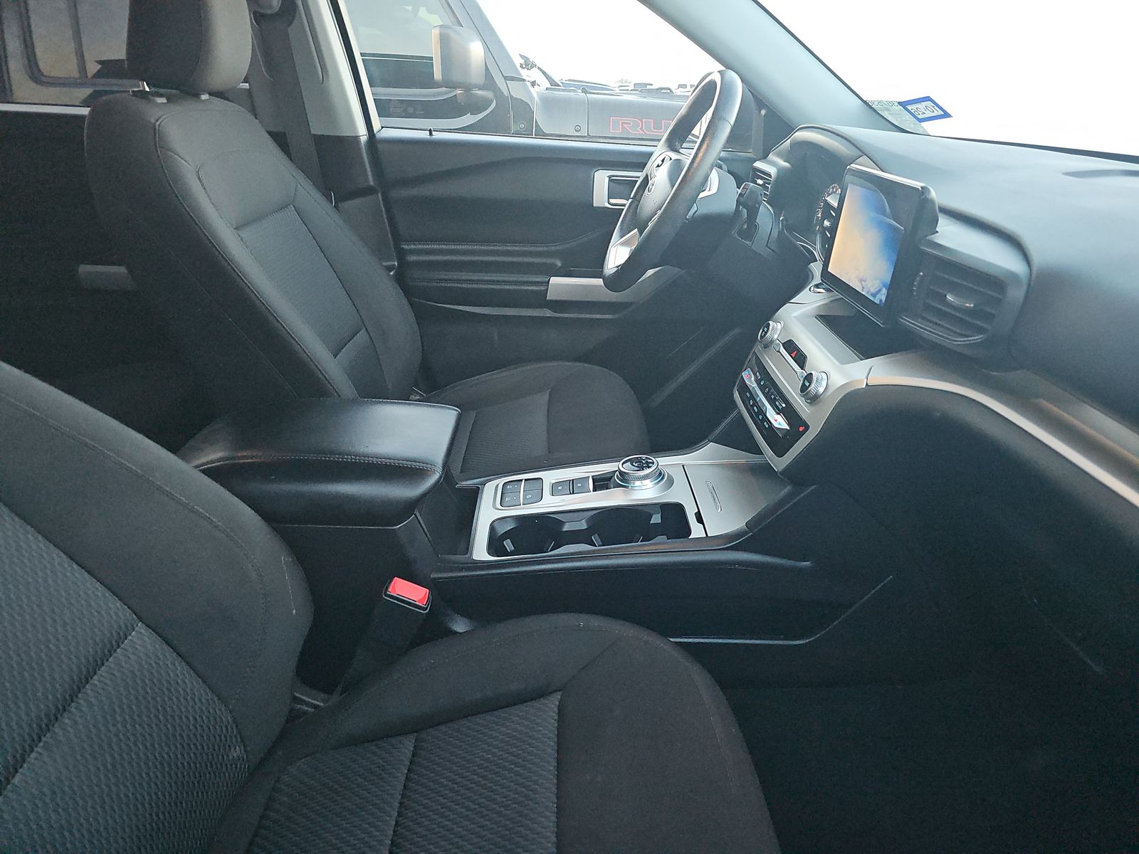 FORD EXPLORER - 9