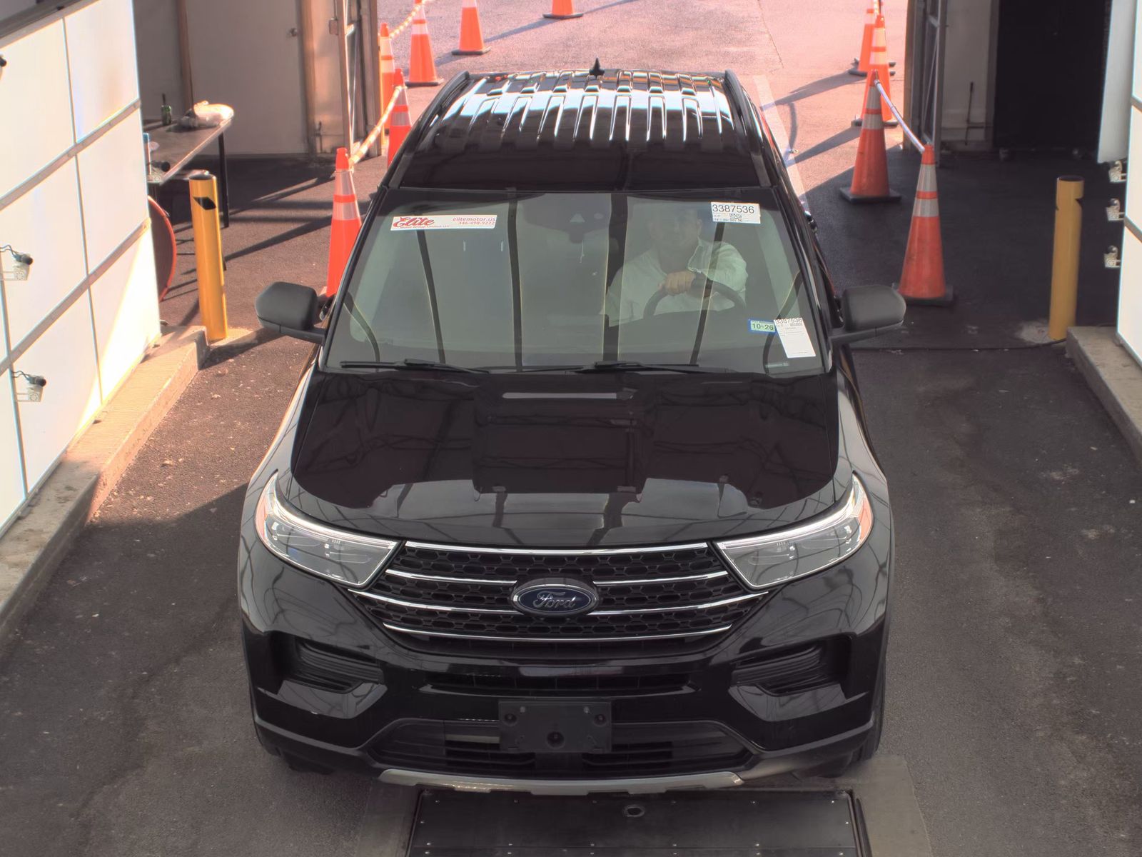FORD EXPLORER - 3