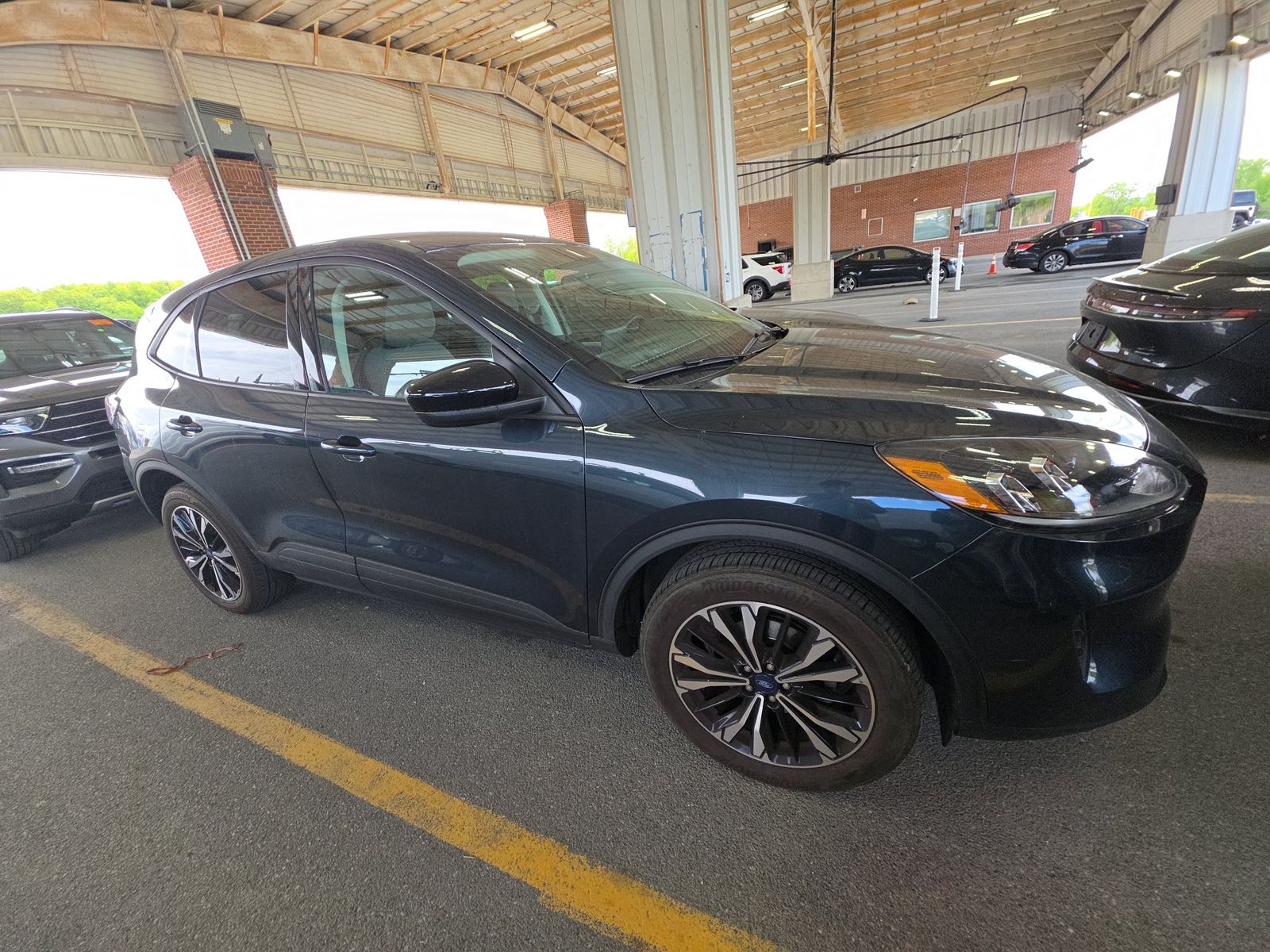 FORD ESCAPE - 4