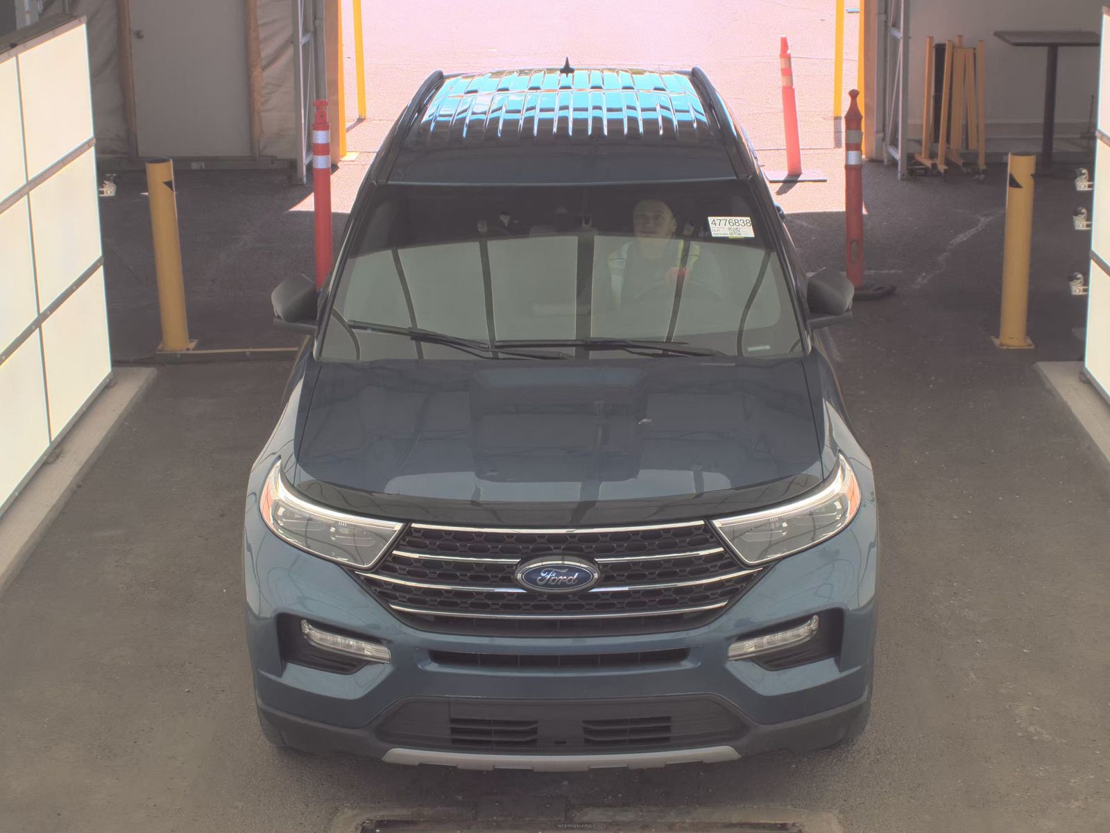 FORD EXPLORER - 3