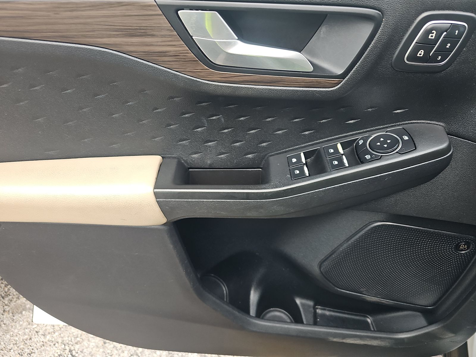 FORD ESCAPE - 10