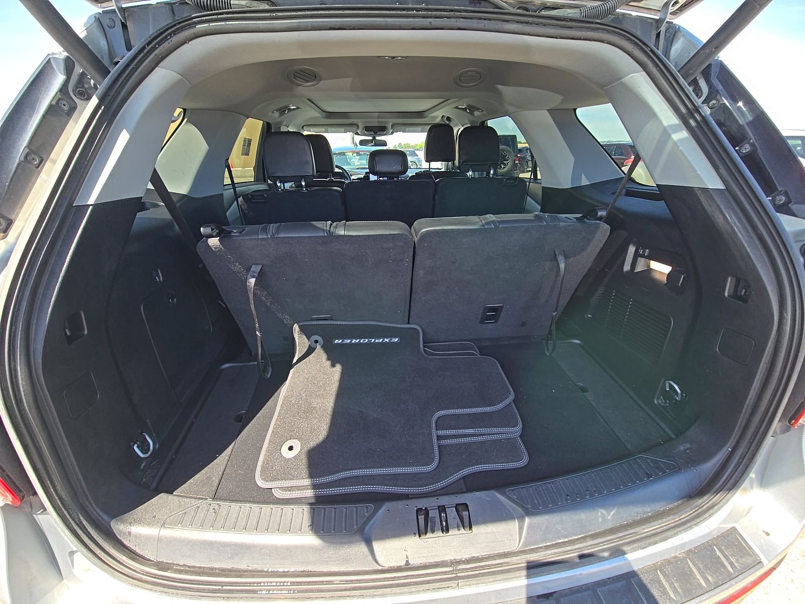 2023 Ford Explorer XLT AWD