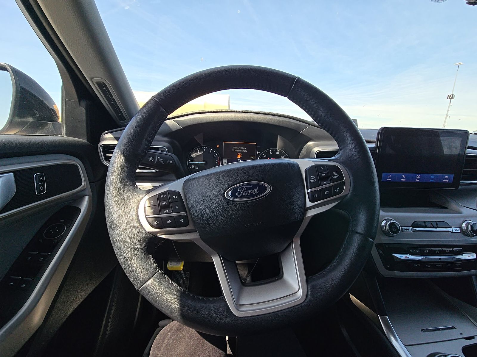 2023 Ford Explorer XLT AWD
