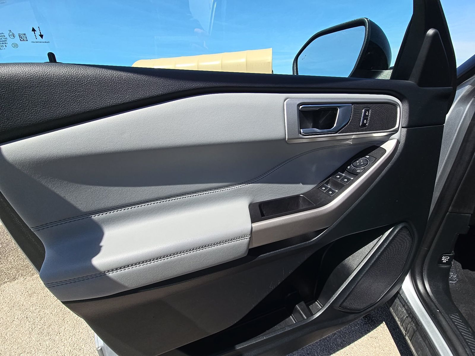 2023 Ford Explorer XLT AWD