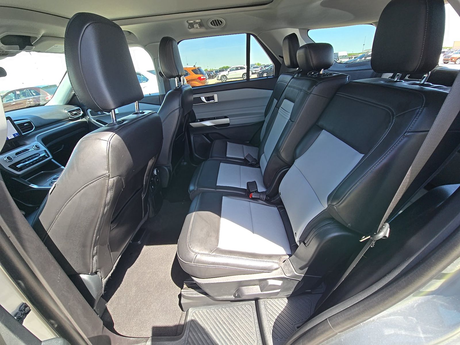 2023 Ford Explorer XLT AWD