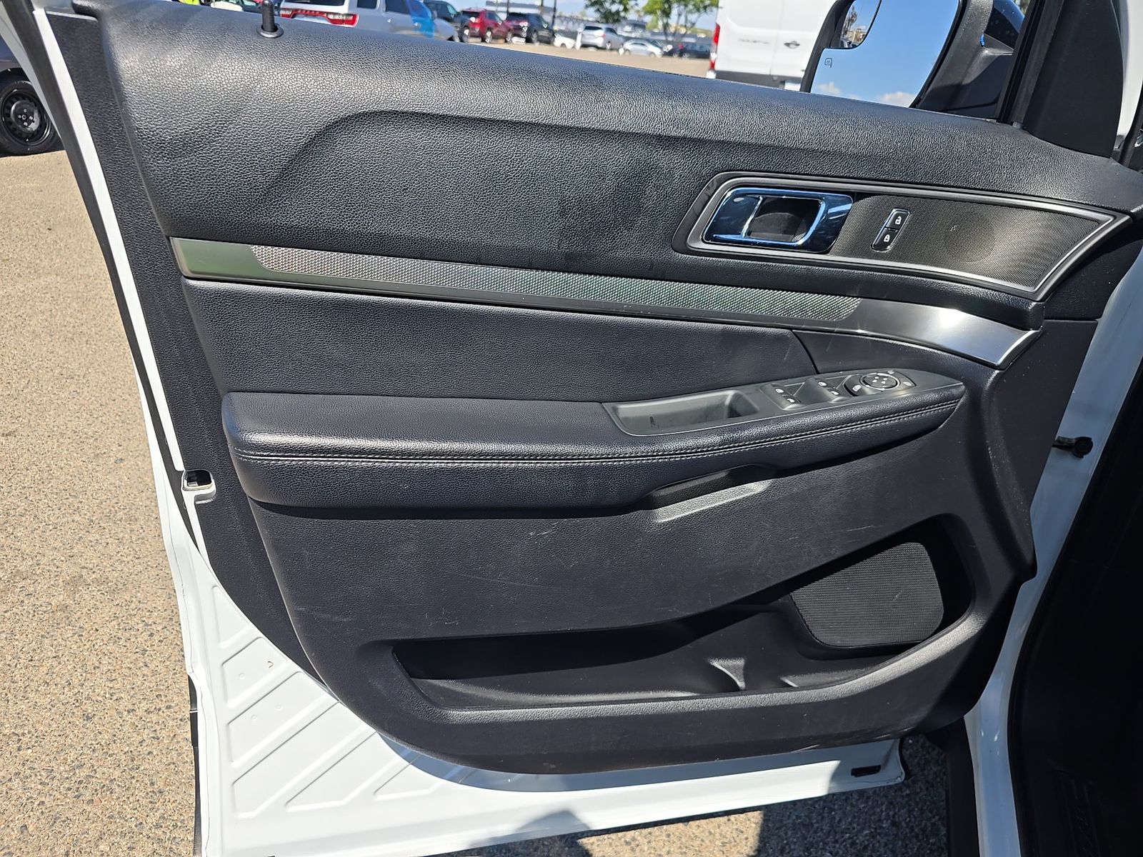 FORD EXPLORER - 10