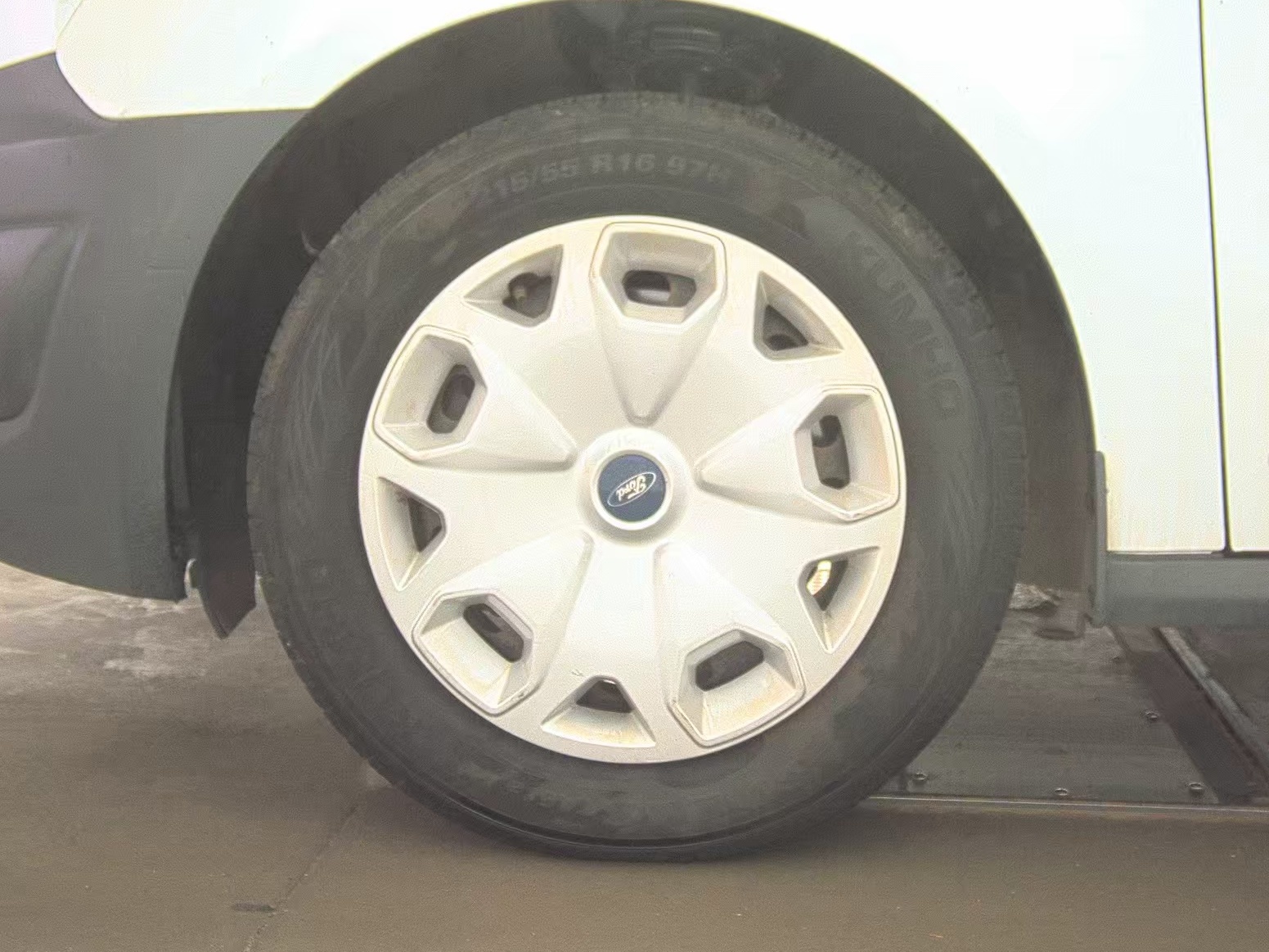 FORD TRANSIT CONNECT - 10