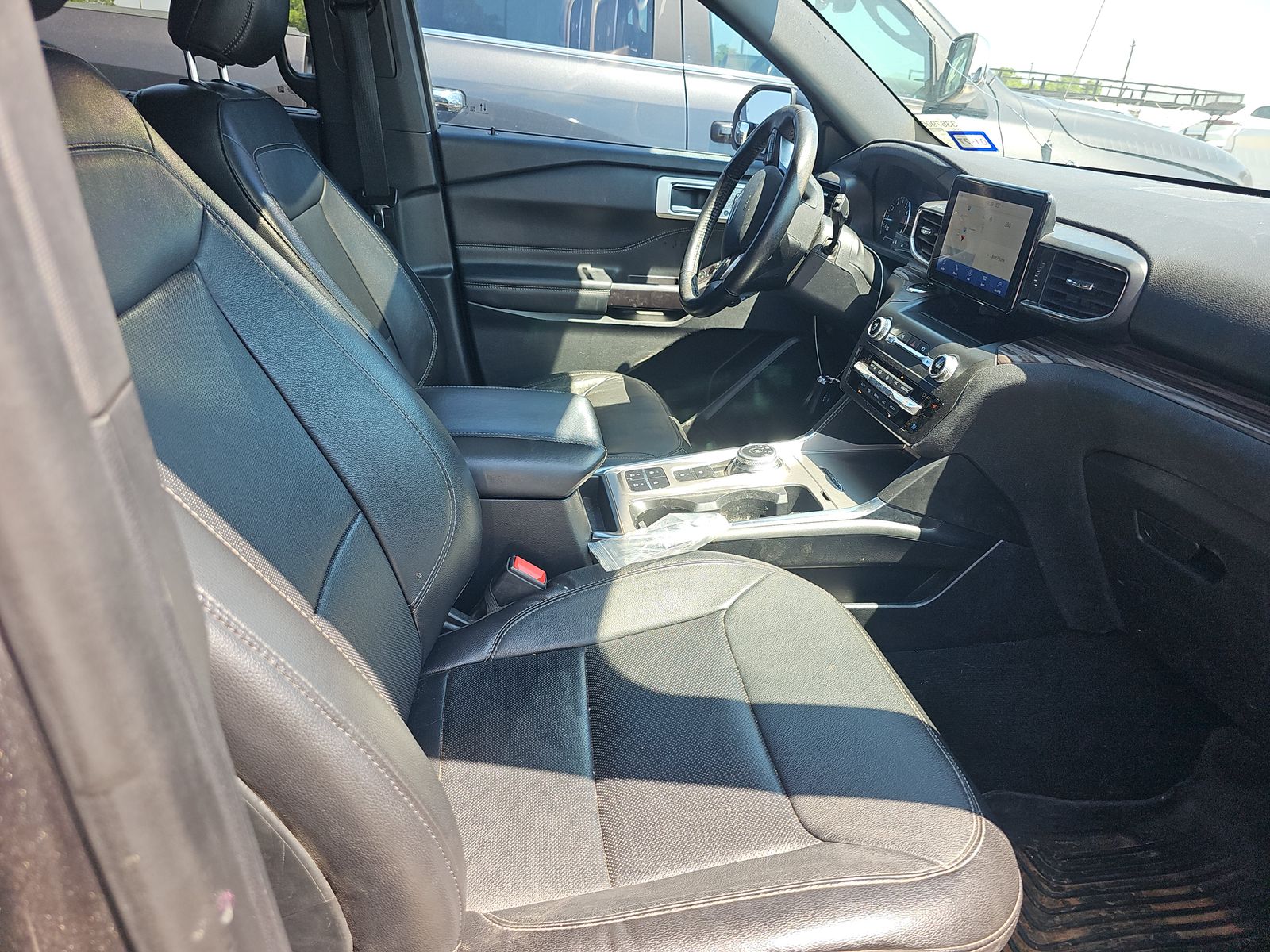 FORD EXPLORER - 9