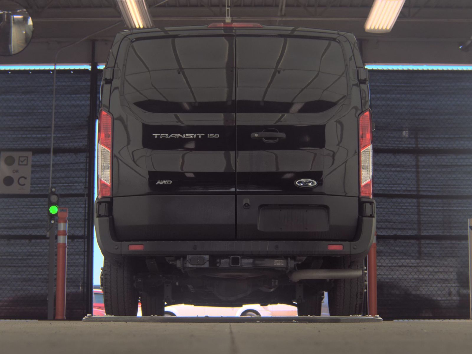 FORD TRANSIT 150 - 8