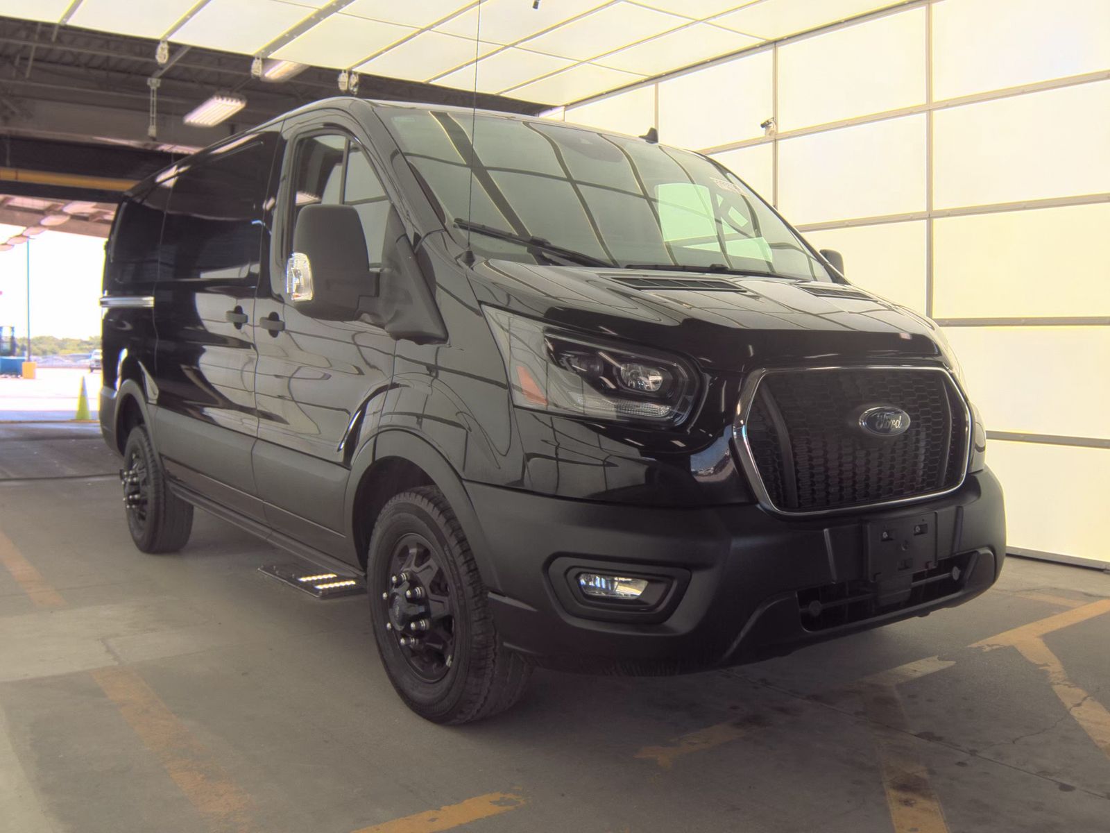 FORD TRANSIT 150 - 5