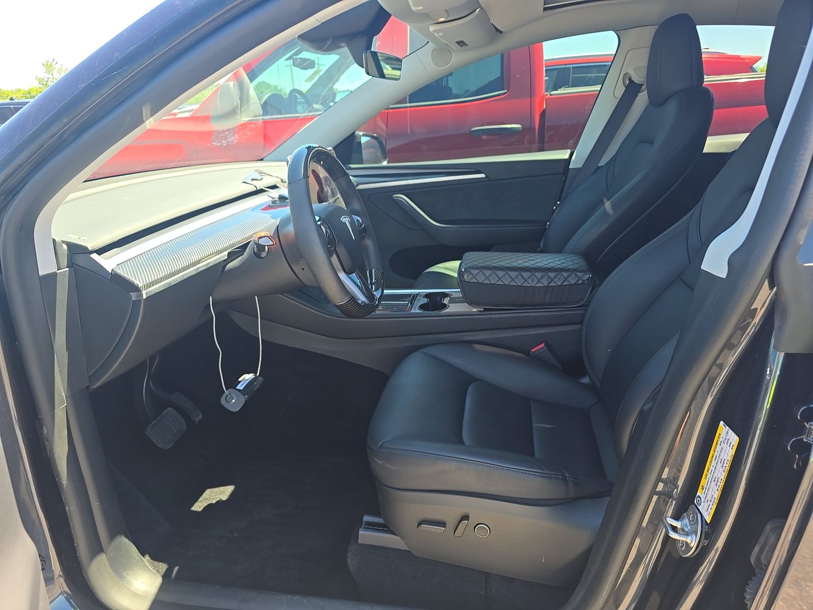 TESLA MODEL Y - 8