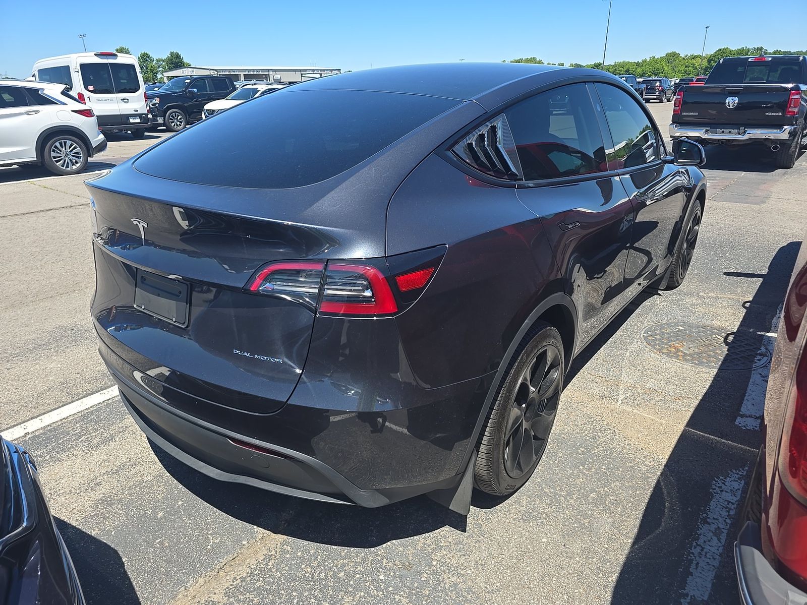 TESLA MODEL Y - 5