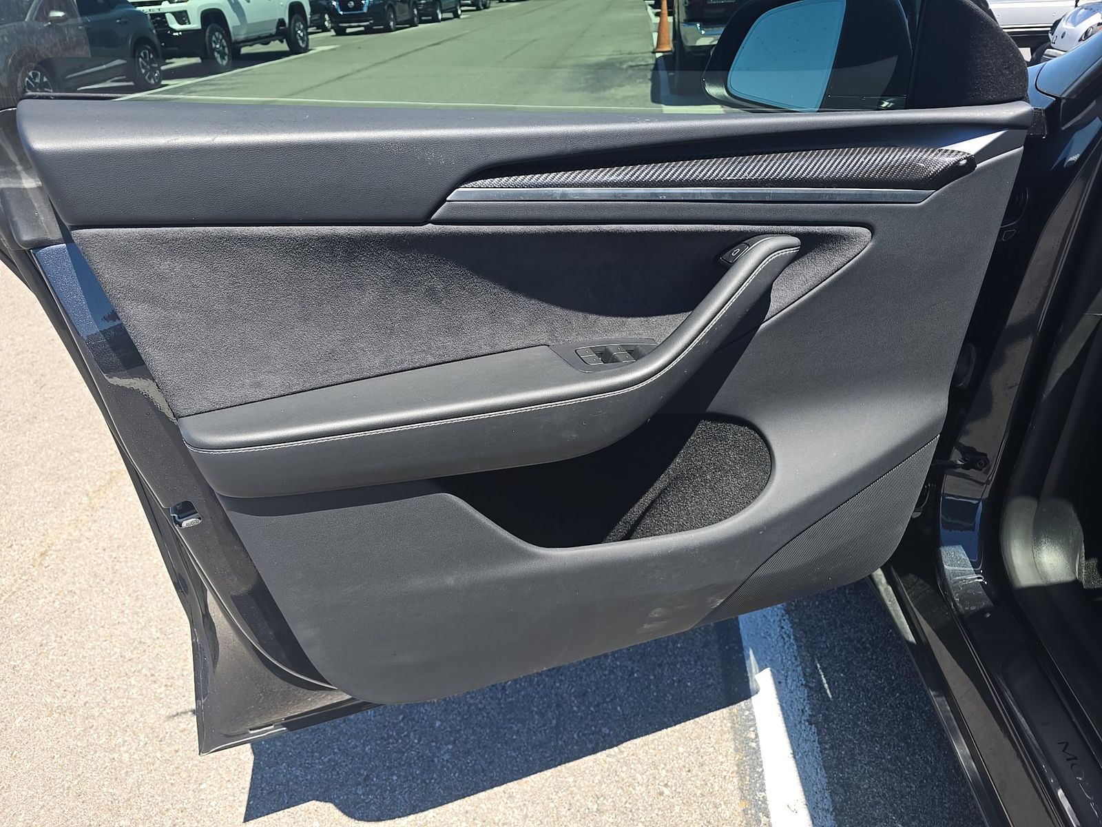 TESLA MODEL Y - 10