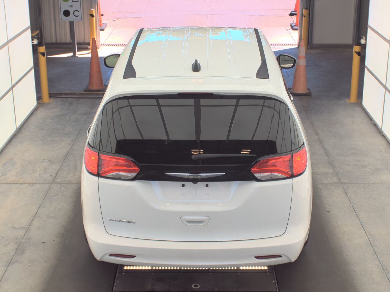 CHRYSLER VOYAGER - 7