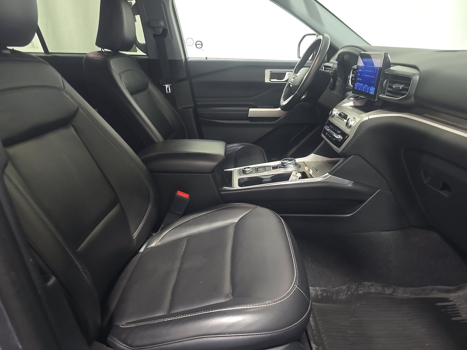 FORD EXPLORER - 9