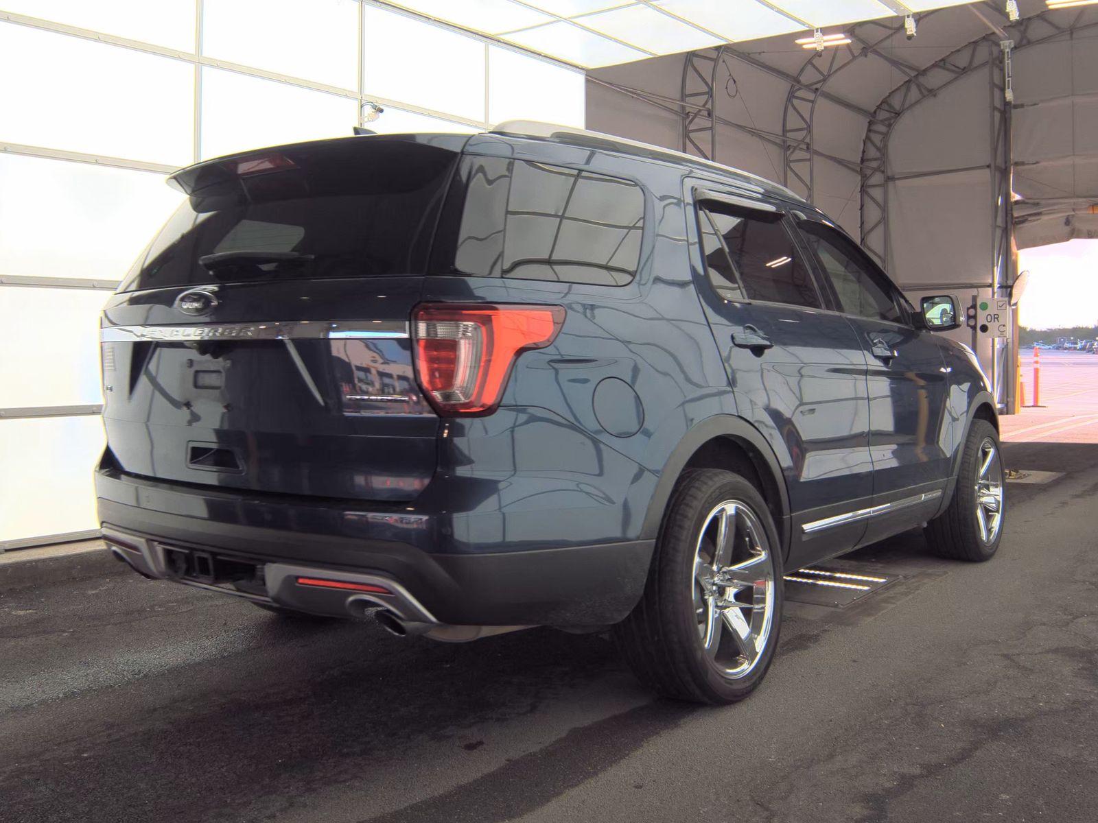 FORD EXPLORER - 5