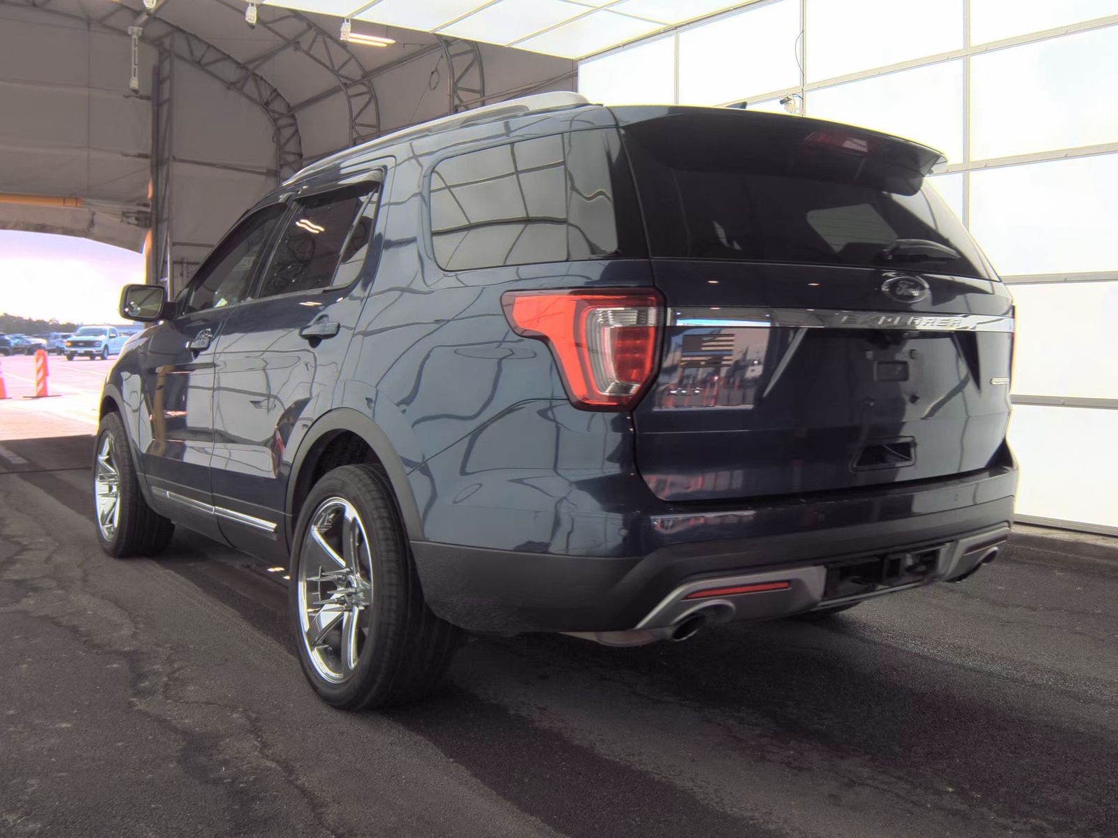 FORD EXPLORER - 7