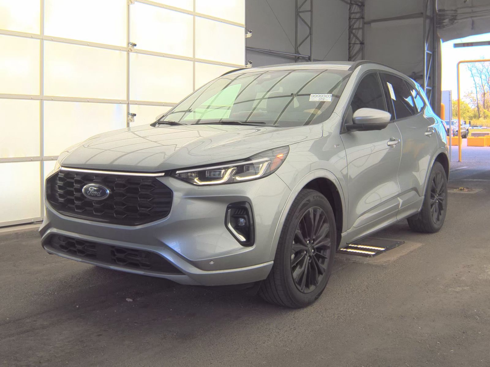 FORD ESCAPE - 1