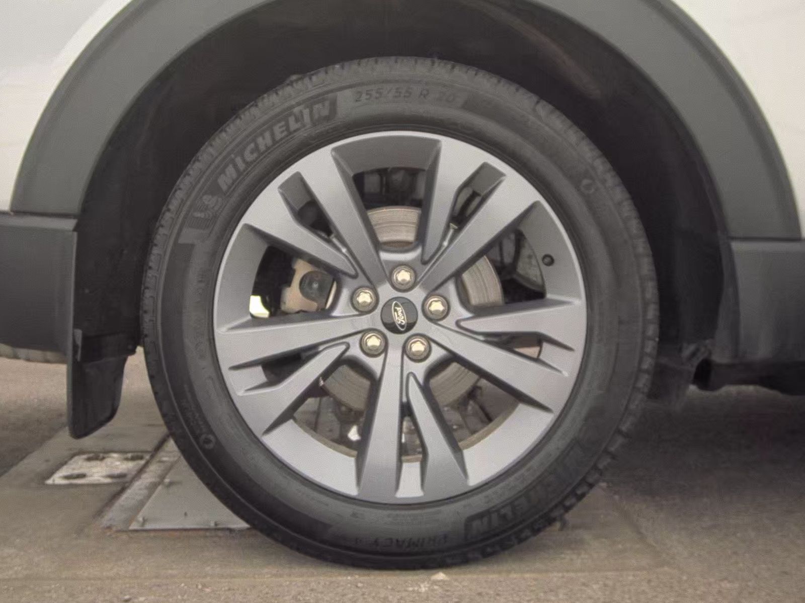 2023 Ford Explorer XLT AWD