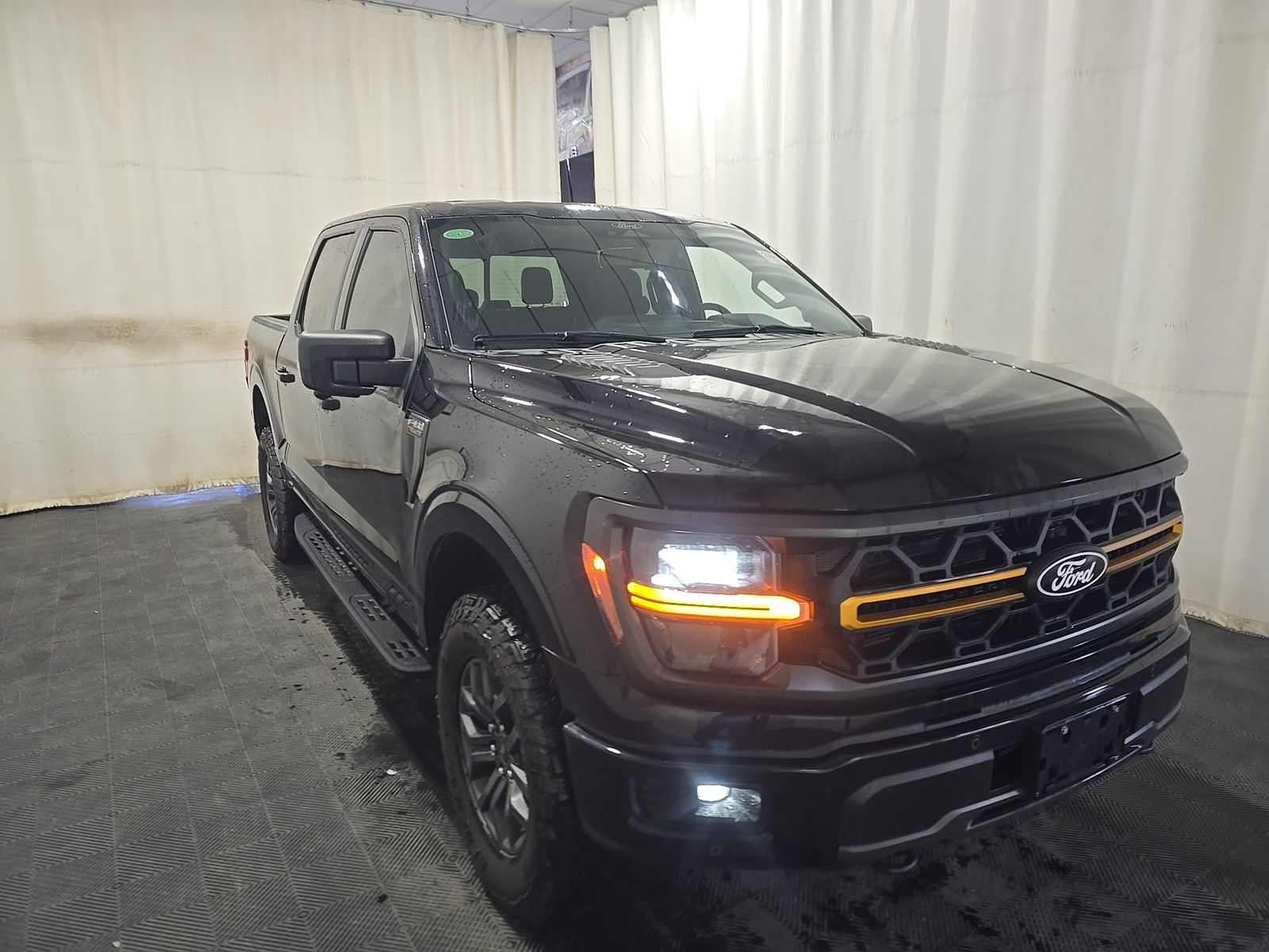 FORD F-150 - 4