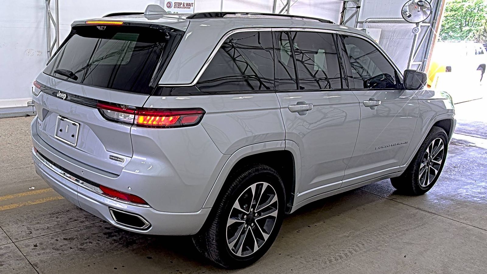 2022 Jeep Grand Cherokee Overland AWD