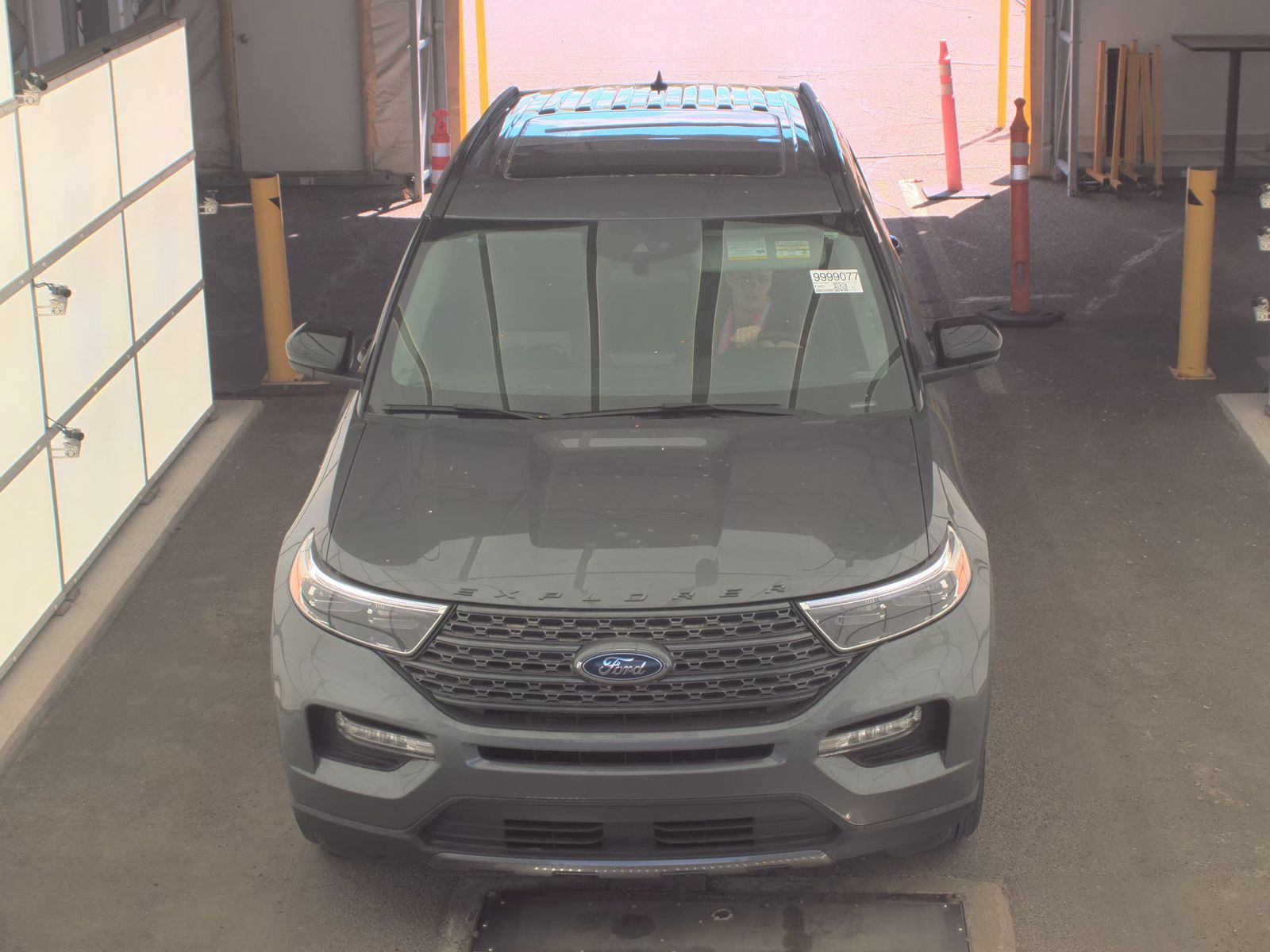 FORD EXPLORER - 3