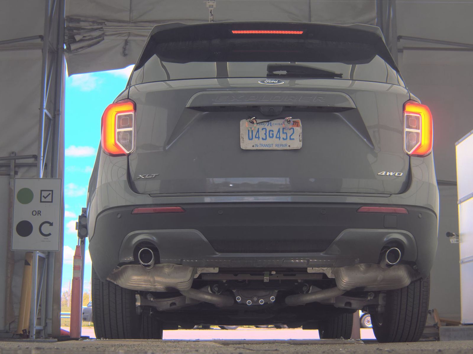 FORD EXPLORER - 8