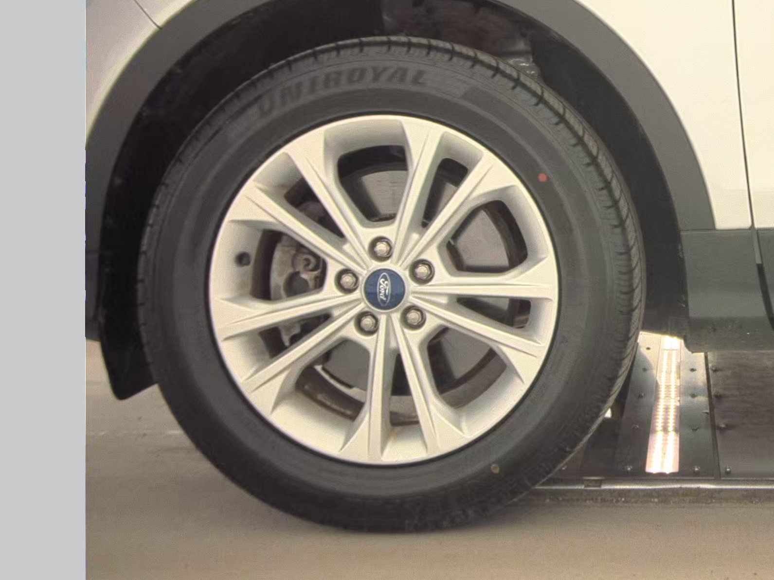 FORD ESCAPE - 10