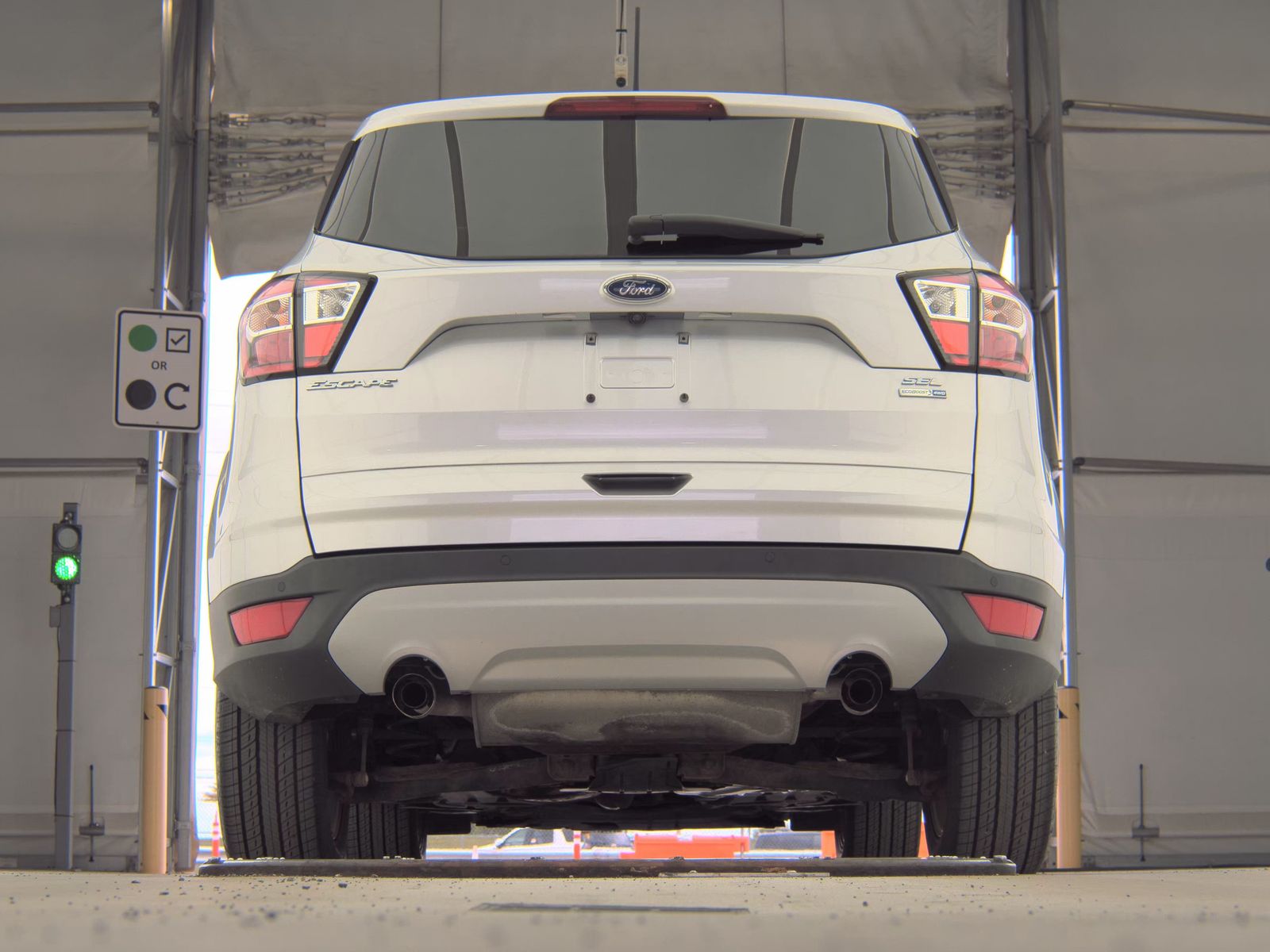 FORD ESCAPE - 8