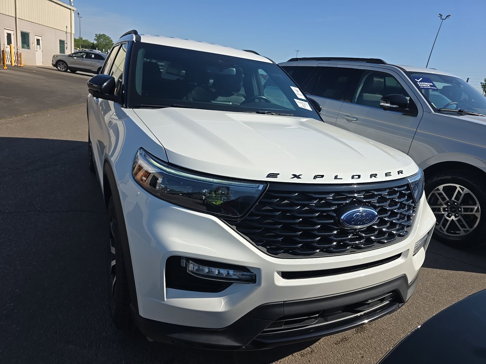 FORD EXPLORER - 3