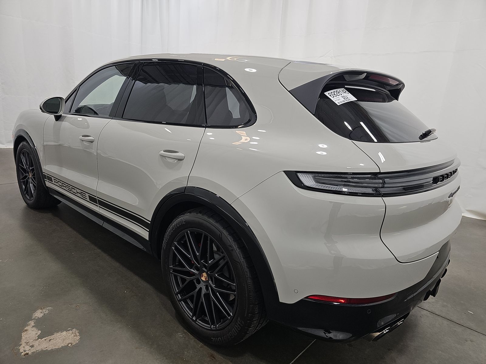 PORSCHE CAYENNE - 7