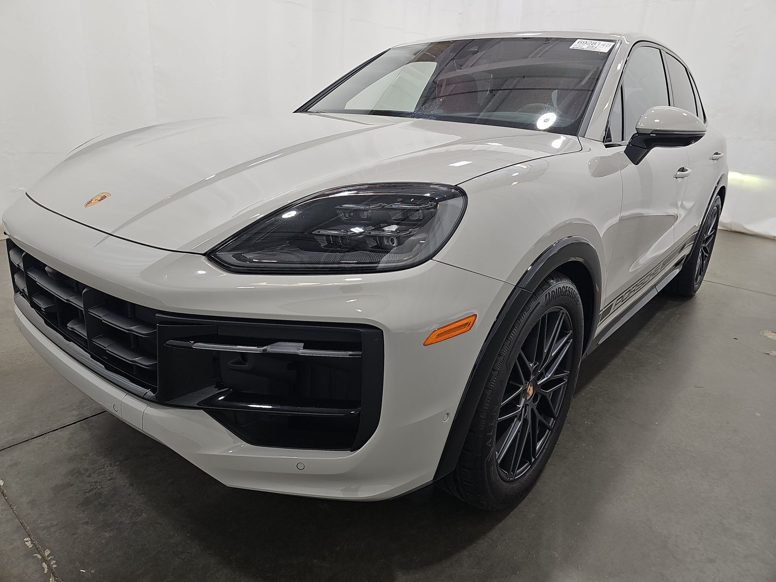 PORSCHE CAYENNE - 1