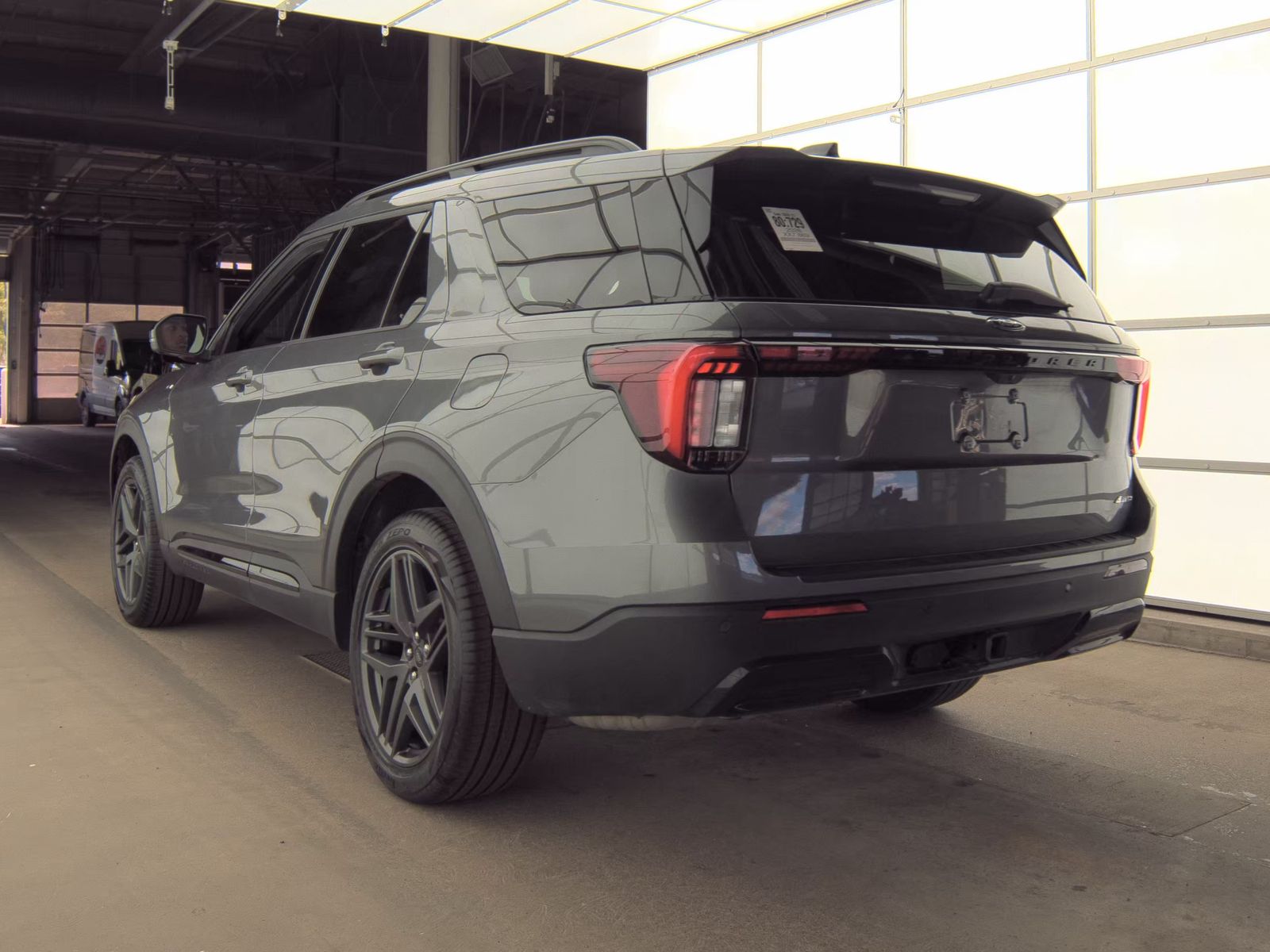 FORD EXPLORER - 9