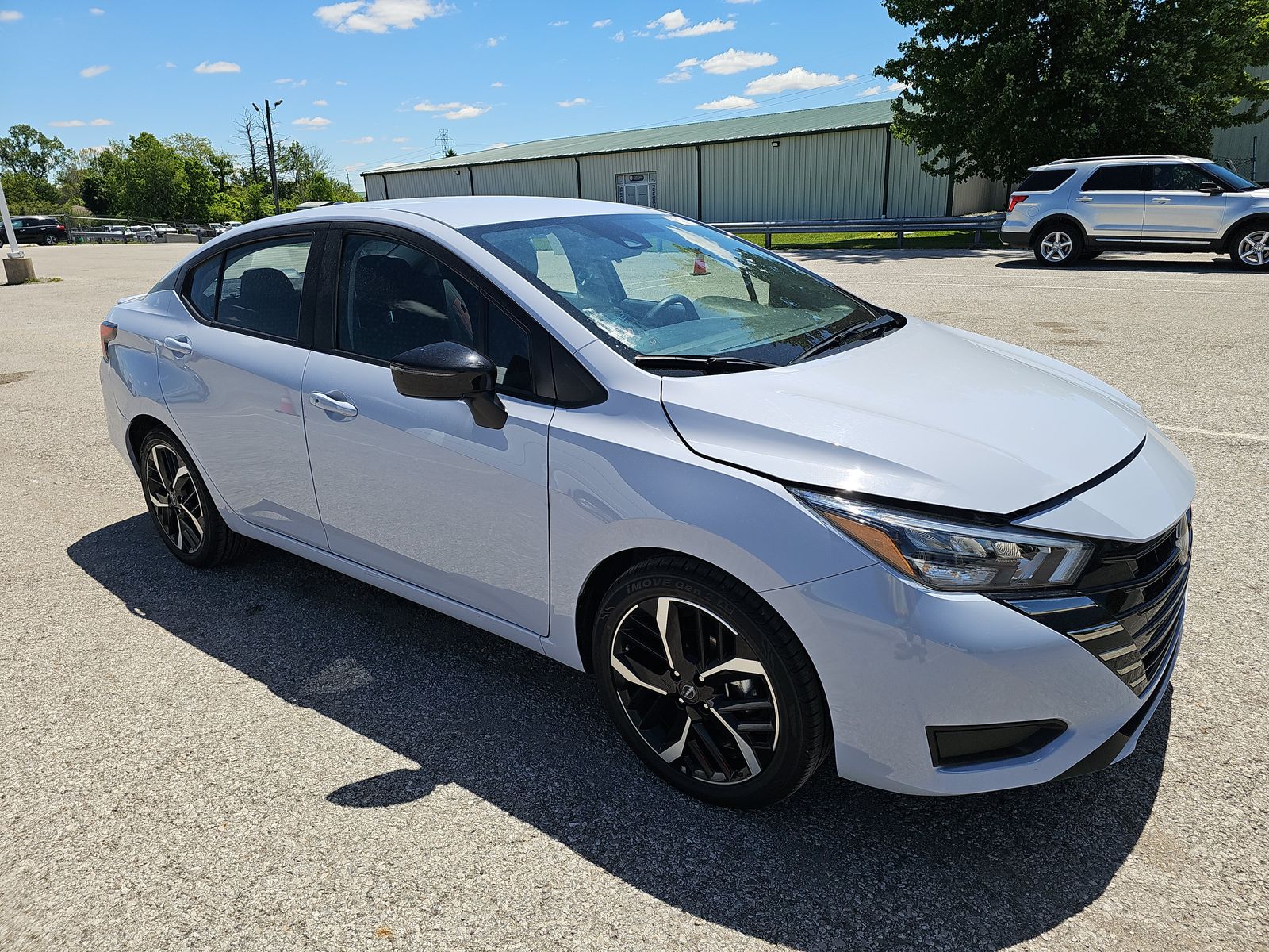 NISSAN VERSA - 4