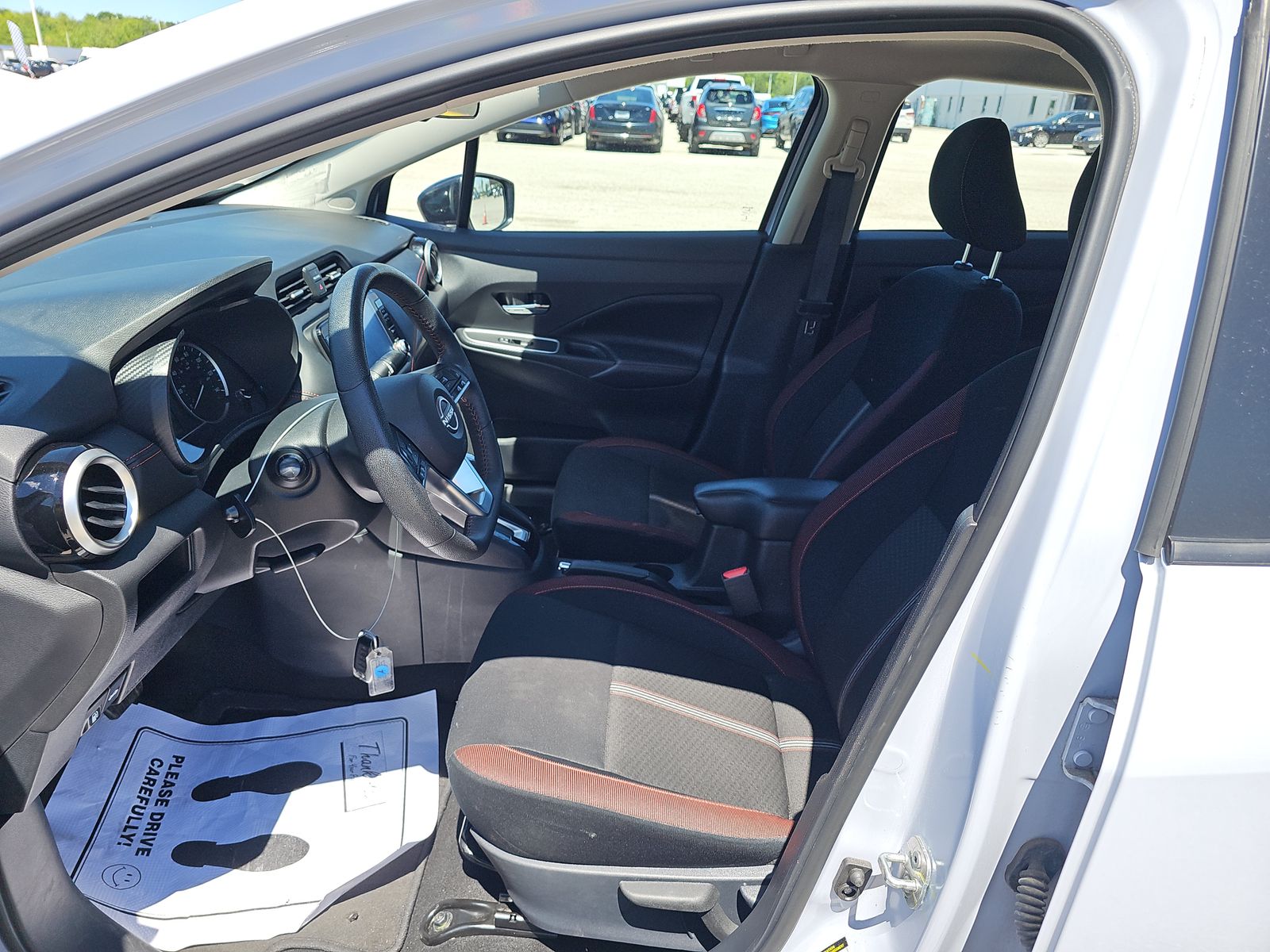 NISSAN VERSA - 8