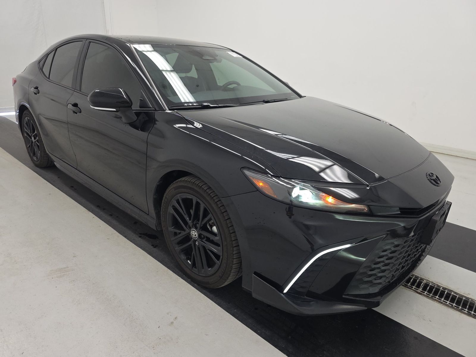 TOYOTA CAMRY - 4