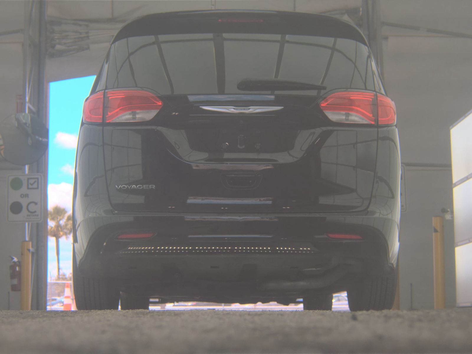 CHRYSLER VOYAGER - 8