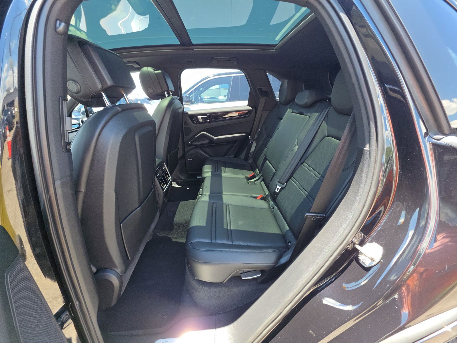 PORSCHE CAYENNE - 8