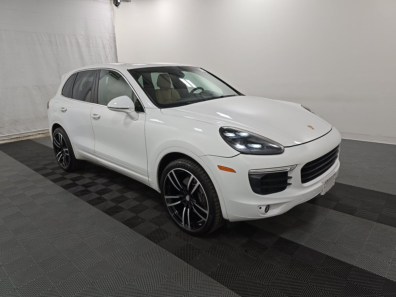 PORSCHE CAYENNE - 4