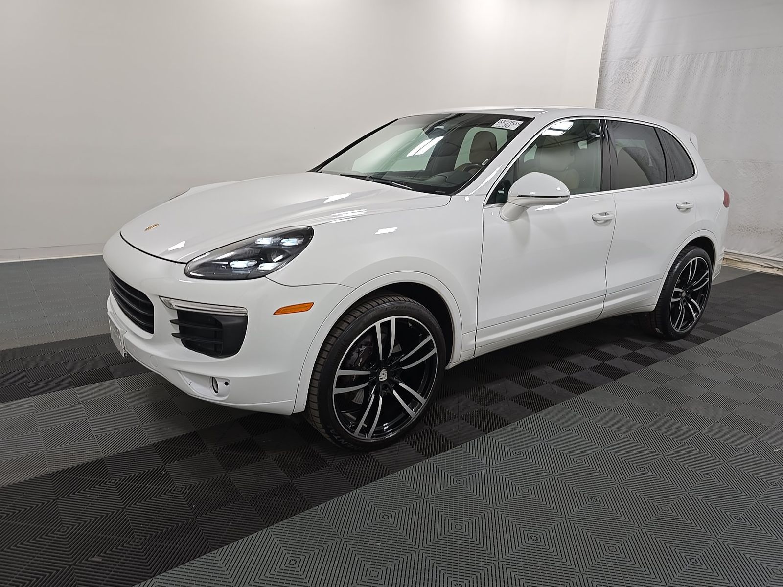 PORSCHE CAYENNE - 1
