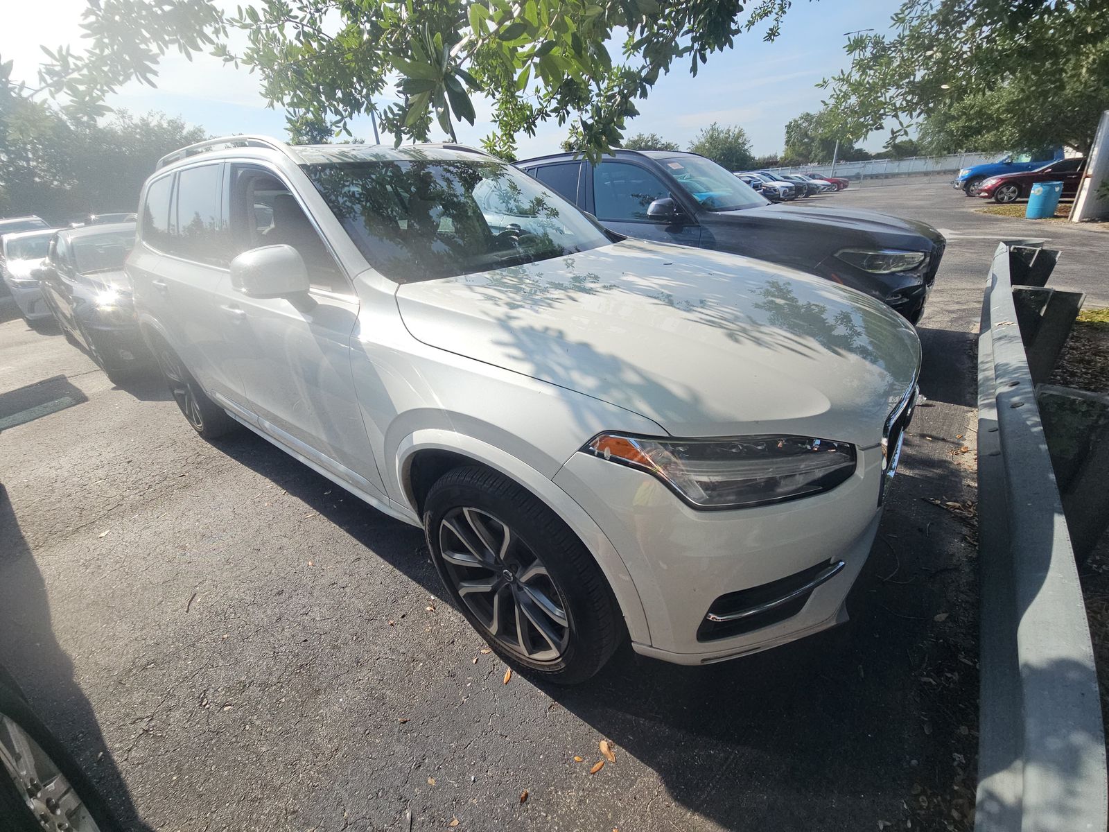 2019 Volvo XC90 T5 Momentum AWD