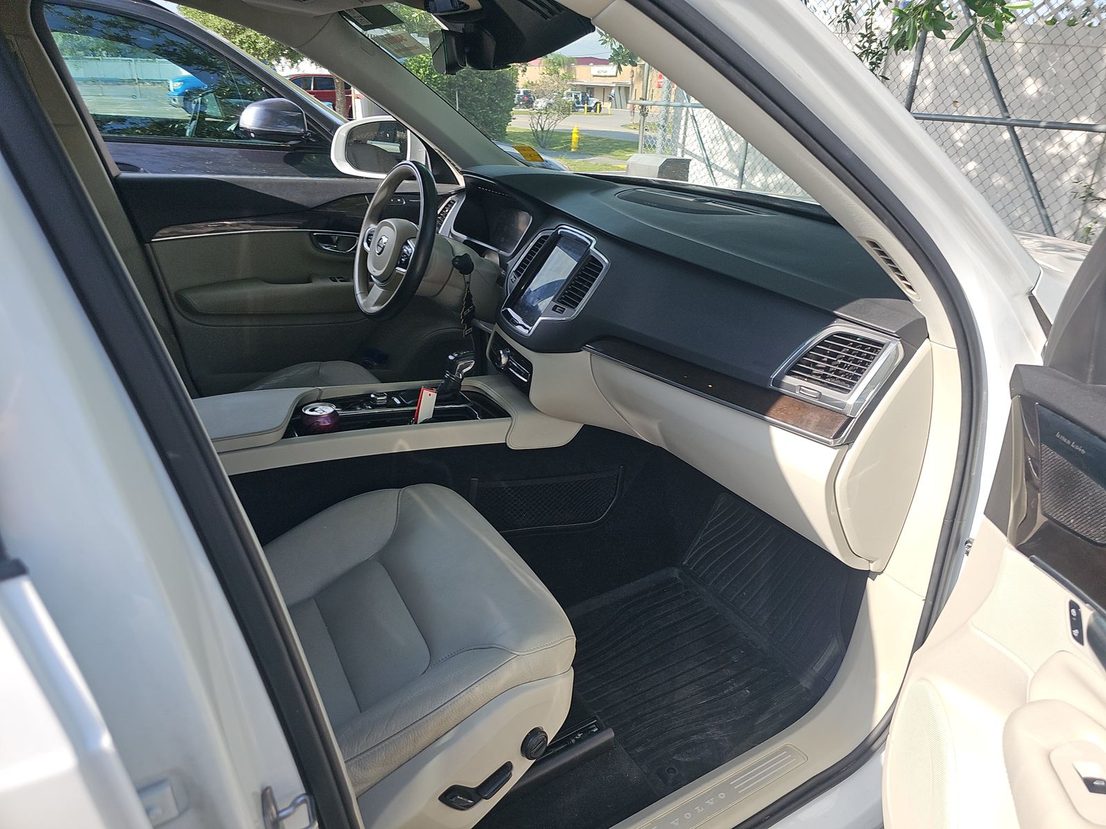 2019 Volvo XC90 T5 Momentum AWD