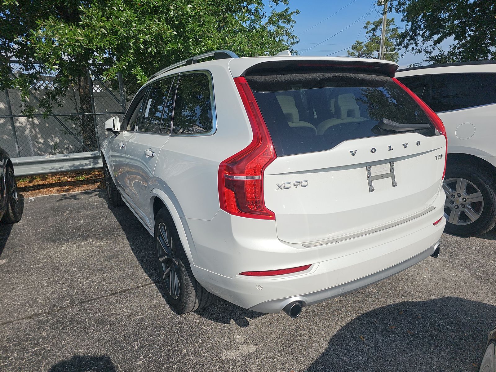 2019 Volvo XC90 T5 Momentum AWD